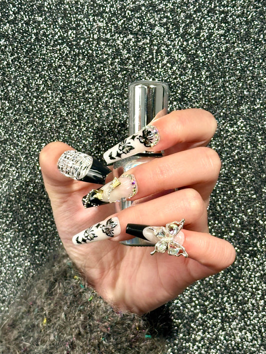 【Original Designs】-Elegent french tips/butterfly 100%Handmade