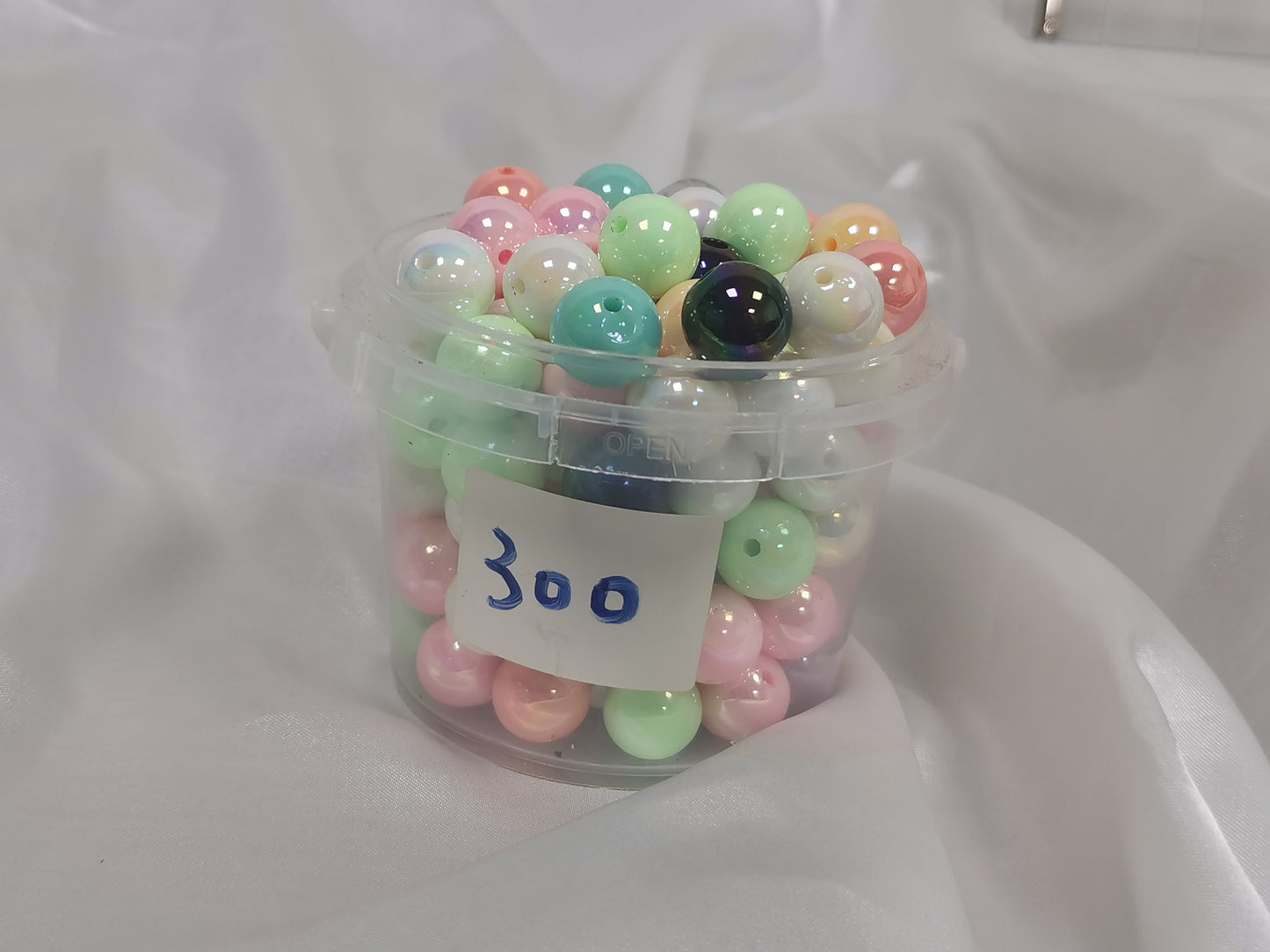 AAAAA A whole bucket of beads of 300ml [pick on live by yourself]
