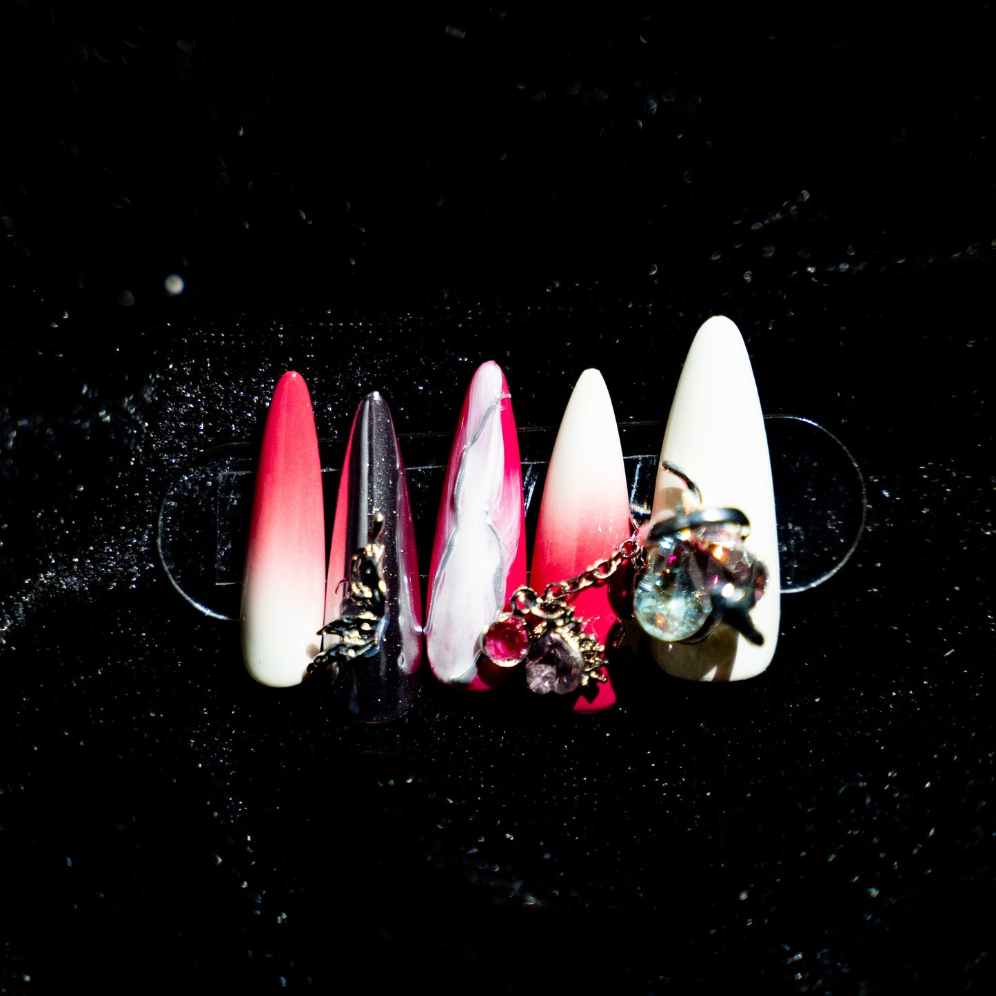 【Original Designs】-Kpop vibe/pink and cream/ombre/chain/sanake 100%Handmade