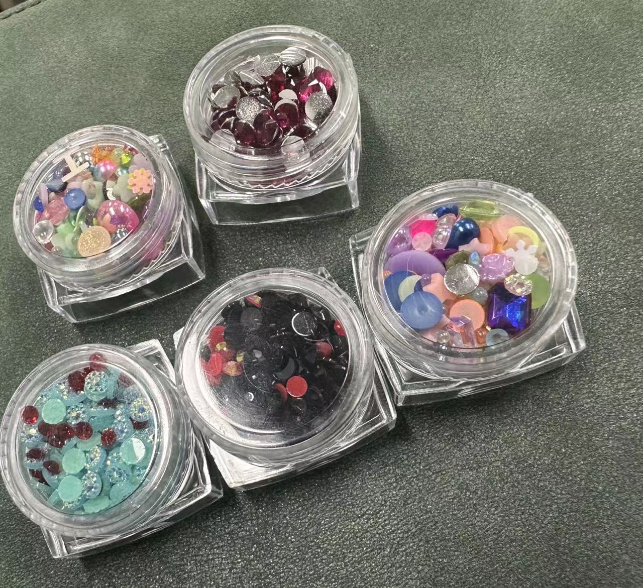 AAA【$1】link A bottle of manicure accessories